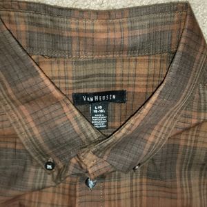 Large brown plaid Van Heusen casual dress shirt